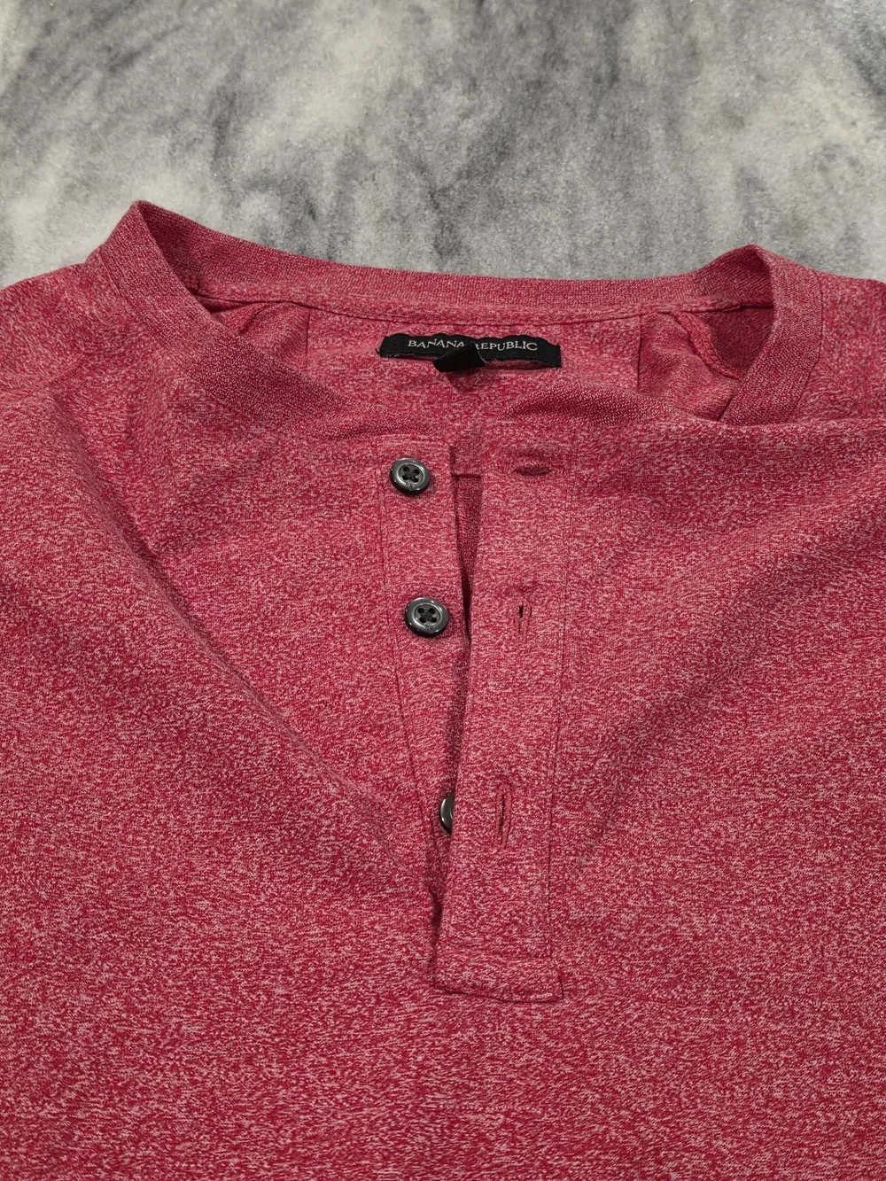 L) Men's Banana Republic Long Sleeve Henley Vibrant Speckled Red Tee Sweater
